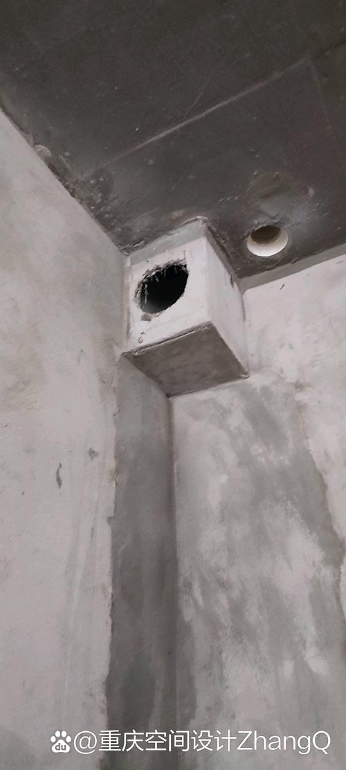 由于我无法直接提供图片，我可以为您描述一个典型的自建房外烟道图的基本结构和组成部分。